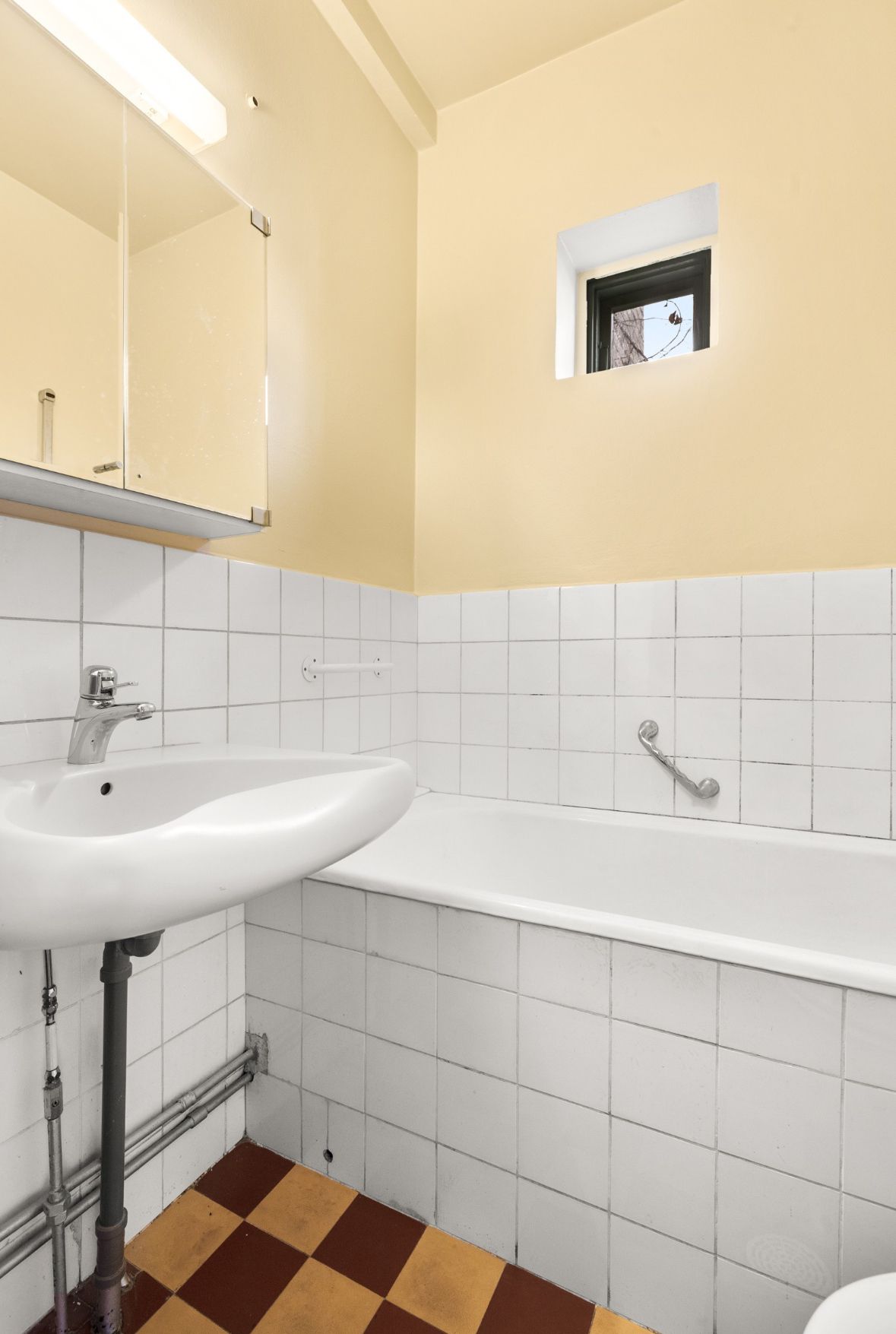 WhatsApp Image 2024-10-21 at 02.24.06_ed41ec7b